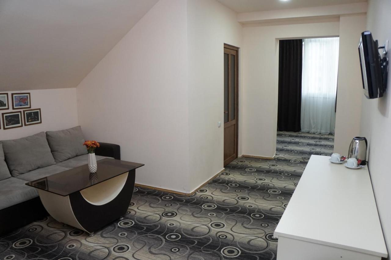 Nor Yerevan Hotel Exterior photo