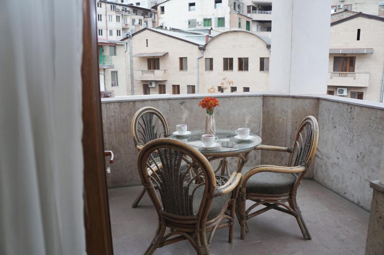 Nor Yerevan Hotel Exterior photo